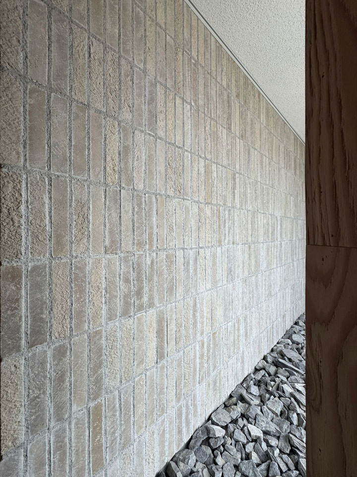 工務店が建てた合板を使った絵画教室